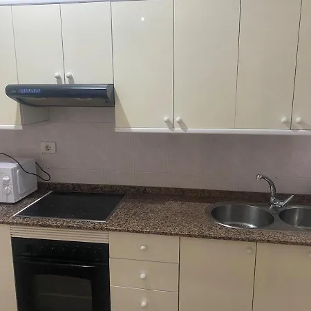 Comfortable And Conveniently Located House Lejlighed