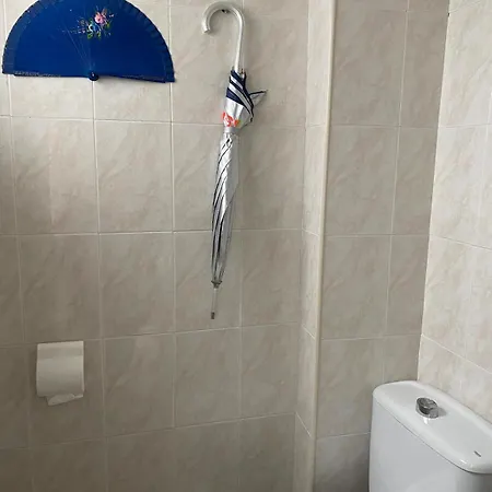 Comfortable And Conveniently Located House Lejlighed